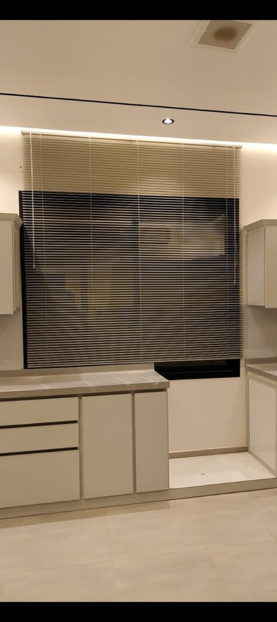 Modern Vietnam blinds installation